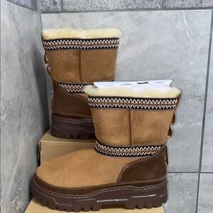 UGG CLASSIC MINI TRAILGAZER